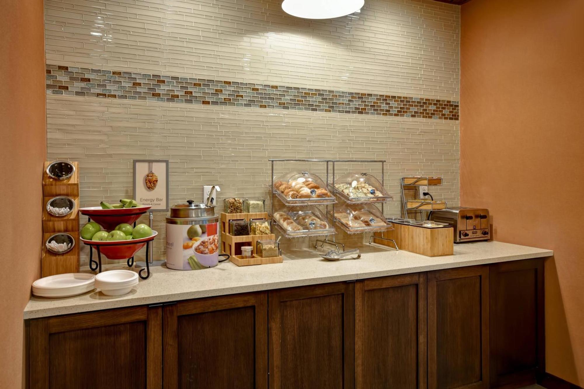 Fairfield Inn & Suites By Marriott Milwaukee North Glendale Exterior foto